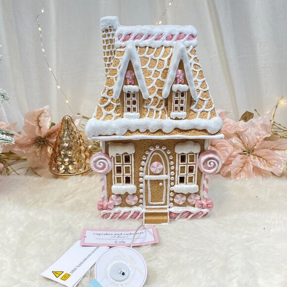 CUPCAKES & CASHMERE Christmas Pink Peppermint Bow Gingerbread House Led Light Up - Picture 6 of 10